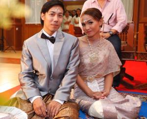 ชุดไทยเจ้าสาว ชุดไทยจักรพรรดิ์ เช่าที่แบมบี้ เวดดิ้ง ห้วยขวาง